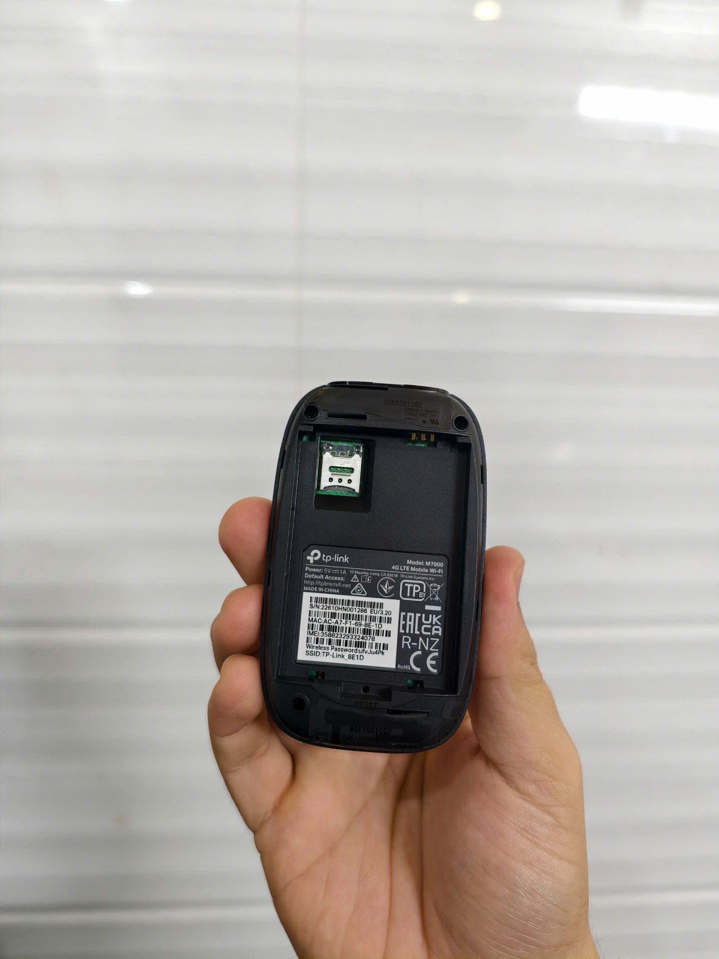 TPLink M7000