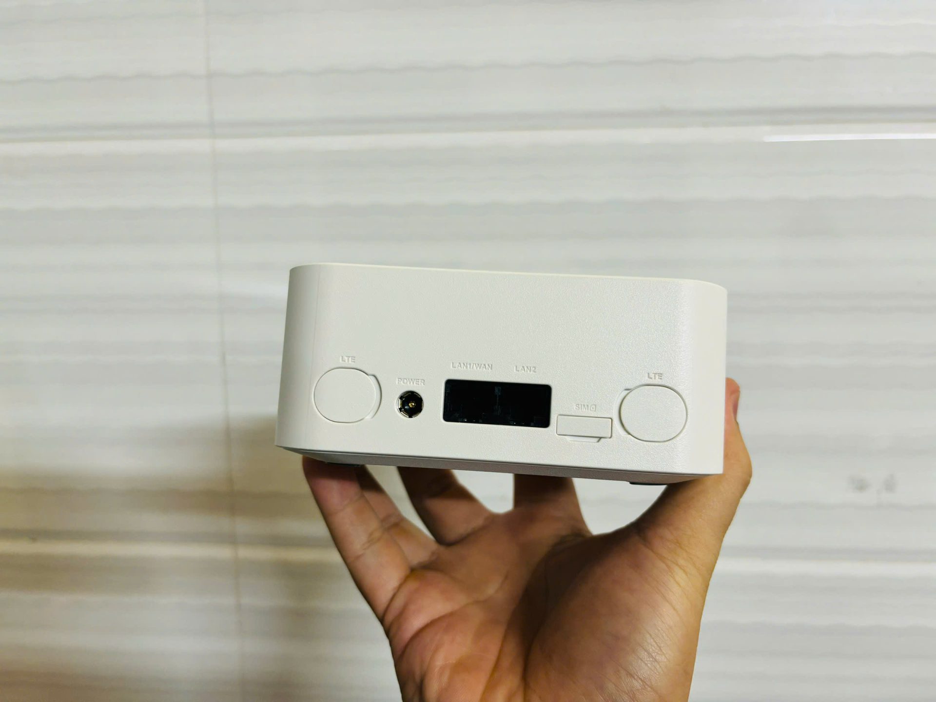 Bộ phát WiFi từ SIM 4G Alcatel 4GEE D412C57 - Tốc độ 300Mbps - hỗ trợ 64 users sử dụng cùng lúc - Viễn Thông HHD - Ảnh 3