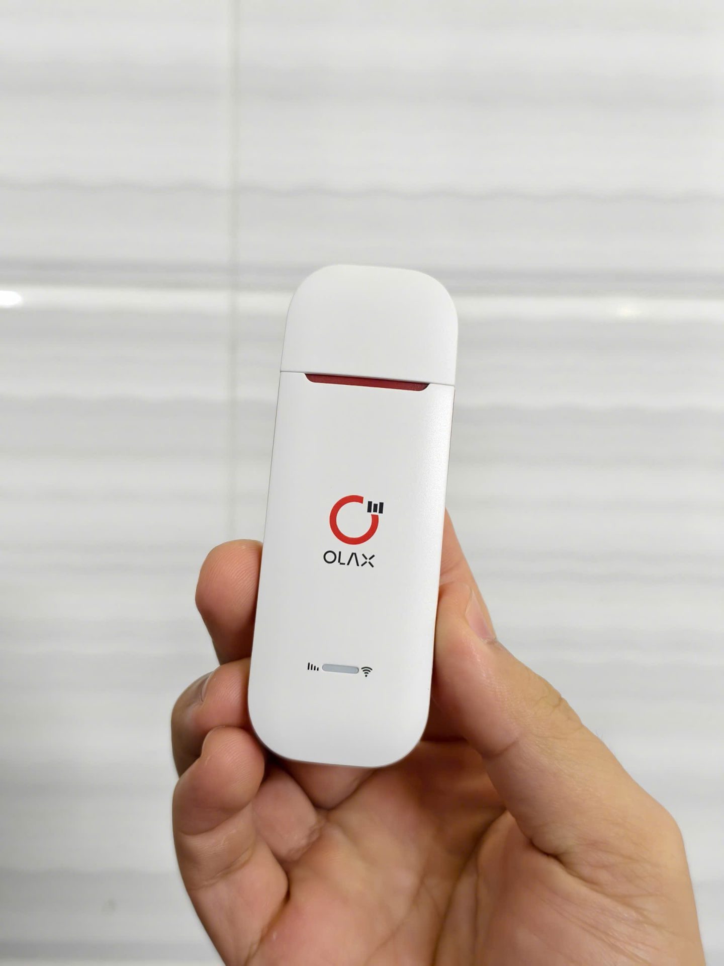 USB Phát Wifi 4G Olax U90 - tốc độ 150Mbps đa mạng - hỗ trợ 10 thiết bị truy cập cùng lúc - Viễn Thông HHD - Ảnh 2