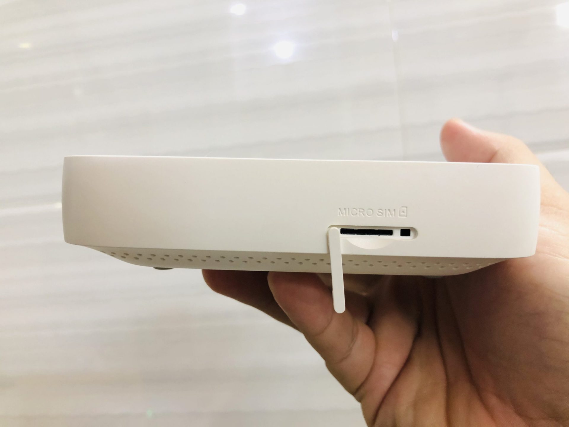 Bộ Phát Wi-Fi 4G Alcatel Linkhub HH40 - Tốc Độ 4G 150Mbps - Hỗ Trợ 32 User - Viễn Thông HHD - Ảnh 8