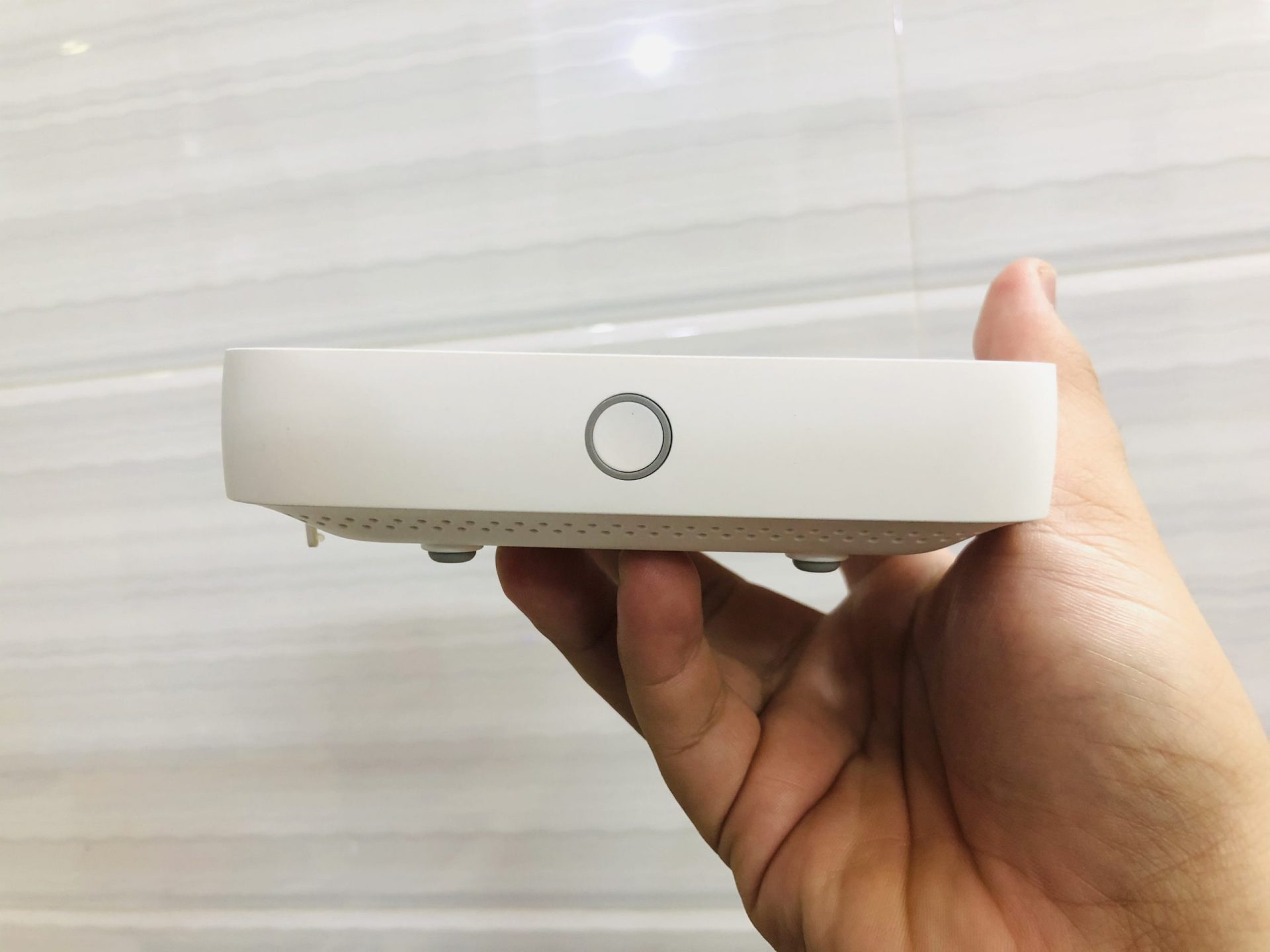 Bộ Phát Wi-Fi 4G Alcatel Linkhub HH40 - Tốc Độ 4G 150Mbps - Hỗ Trợ 32 User - Viễn Thông HHD - Ảnh 3