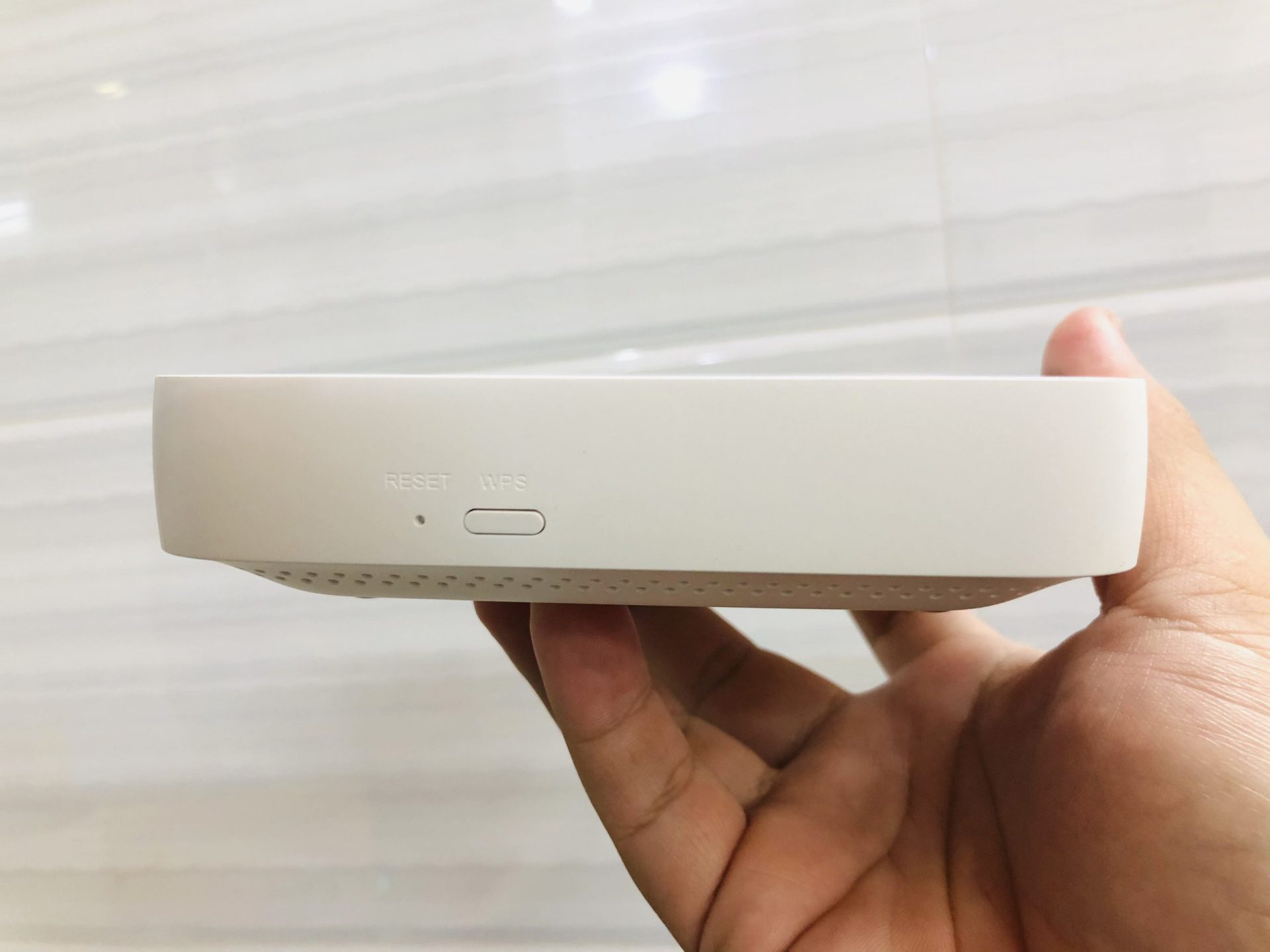 Bộ Phát Wi-Fi 4G Alcatel Linkhub HH40 - Tốc Độ 4G 150Mbps - Hỗ Trợ 32 User - Viễn Thông HHD - Ảnh 4