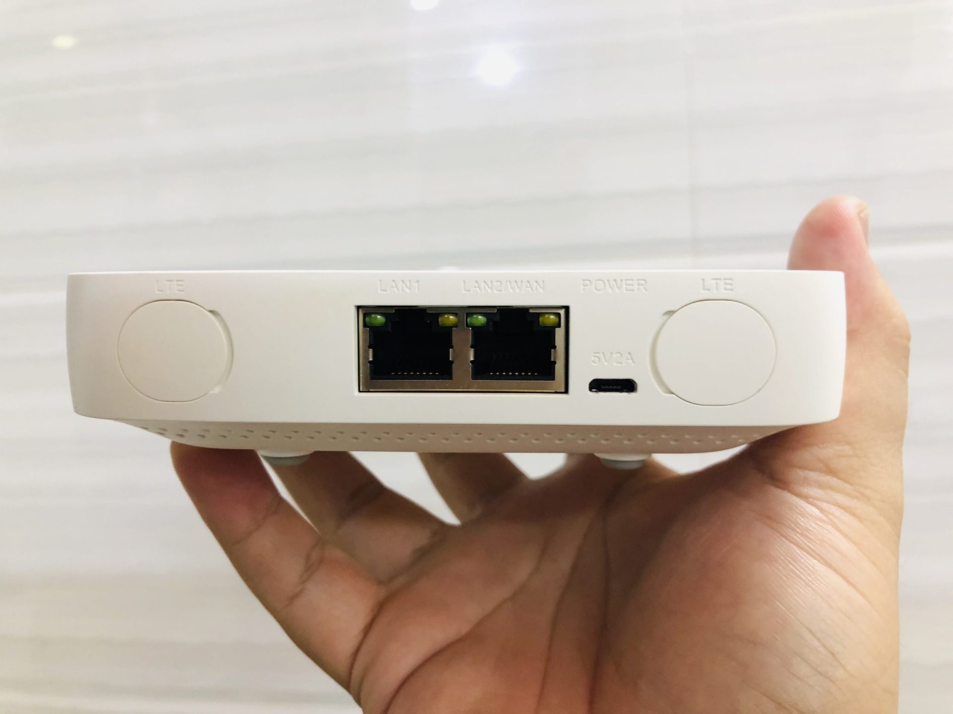 Bộ Phát Wi-Fi 4G Alcatel Linkhub HH40 - Tốc Độ 4G 150Mbps - Hỗ Trợ 32 User - Viễn Thông HHD - Ảnh 5