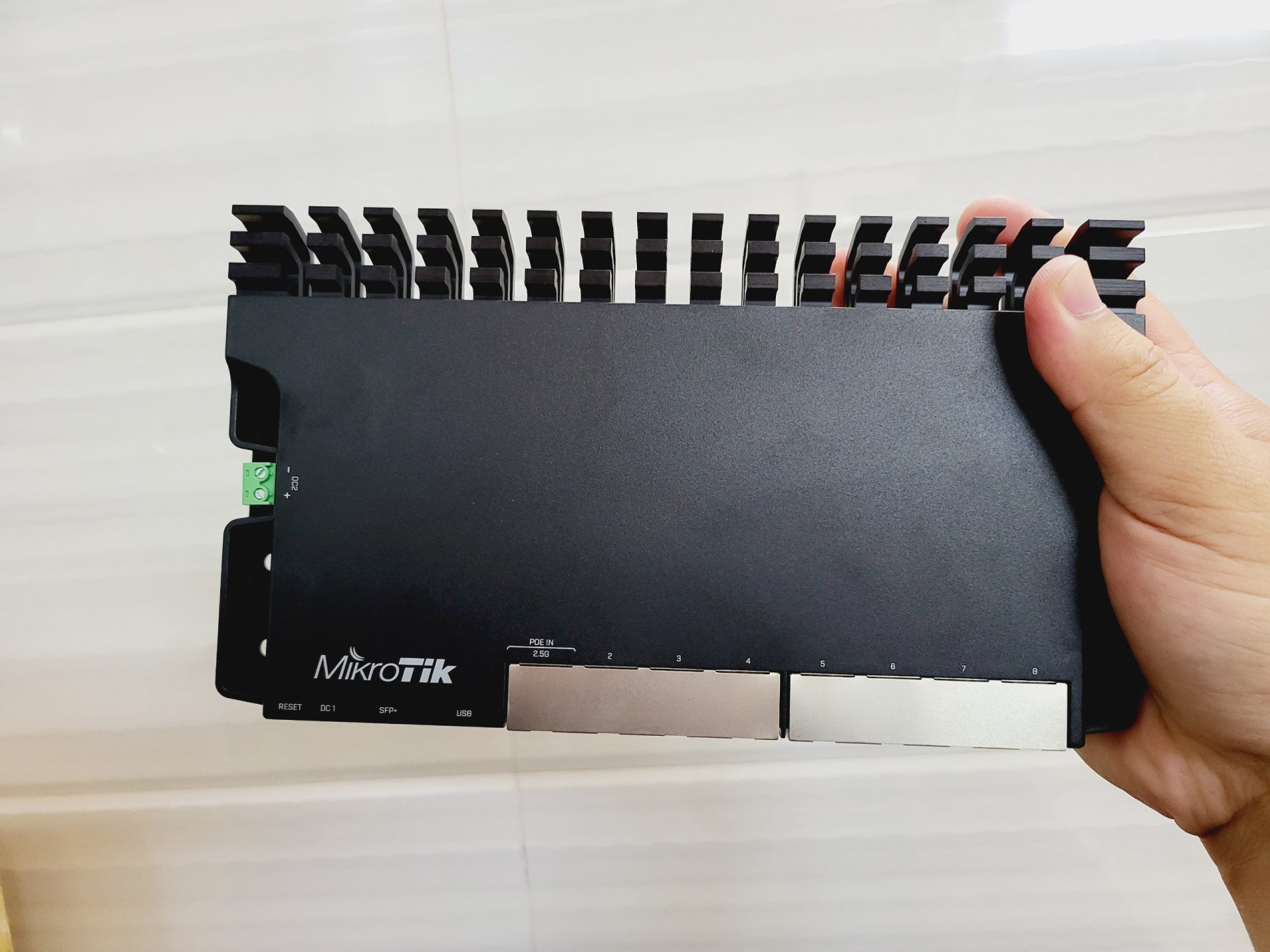Router Mikrotik RB5009UG+S+IN CPU Quad-core 1.4Ghz, RAM 1GB, 7 cổng RJ45 Gb, 1 cổng RJ45 2.5Gb, SFP 10GB - Viễn Thông HDG - Ảnh 7