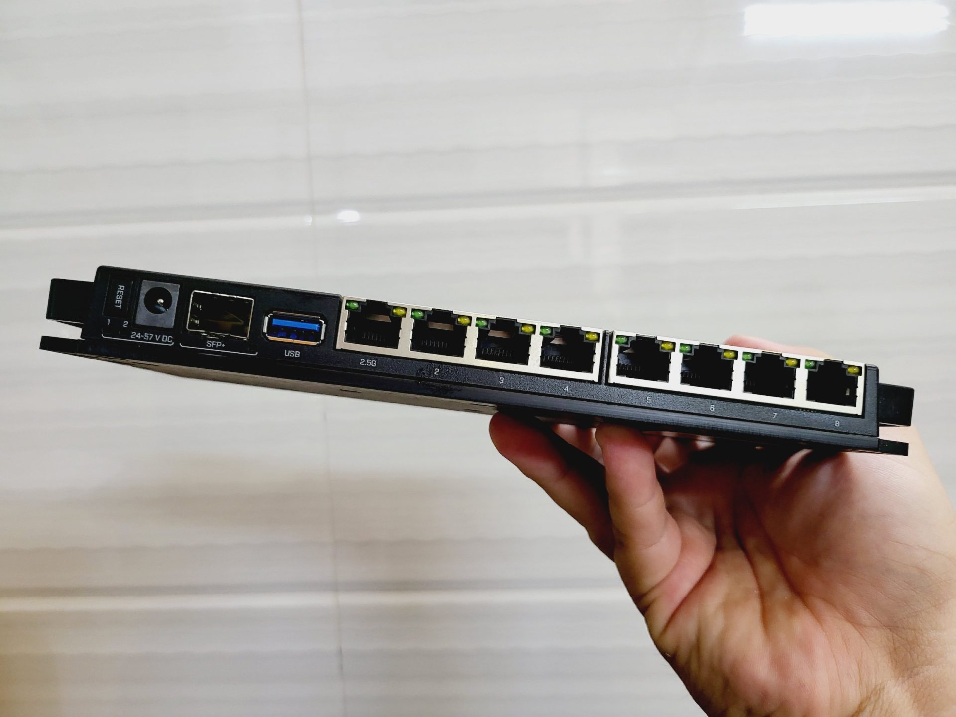 Router Mikrotik RB5009UG+S+IN CPU Quad-core 1.4Ghz, RAM 1GB, 7 cổng RJ45 Gb, 1 cổng RJ45 2.5Gb, SFP 10GB - Viễn Thông HDG - Ảnh 5