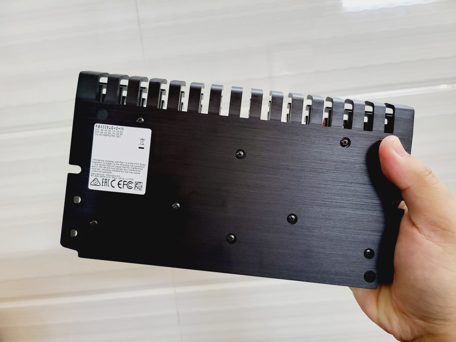 Router Mikrotik RB5009UG+S+IN CPU Quad-core 1.4Ghz, RAM 1GB, 7 cổng RJ45 Gb, 1 cổng RJ45 2.5Gb, SFP 10GB - Viễn Thông HDG - Ảnh 4