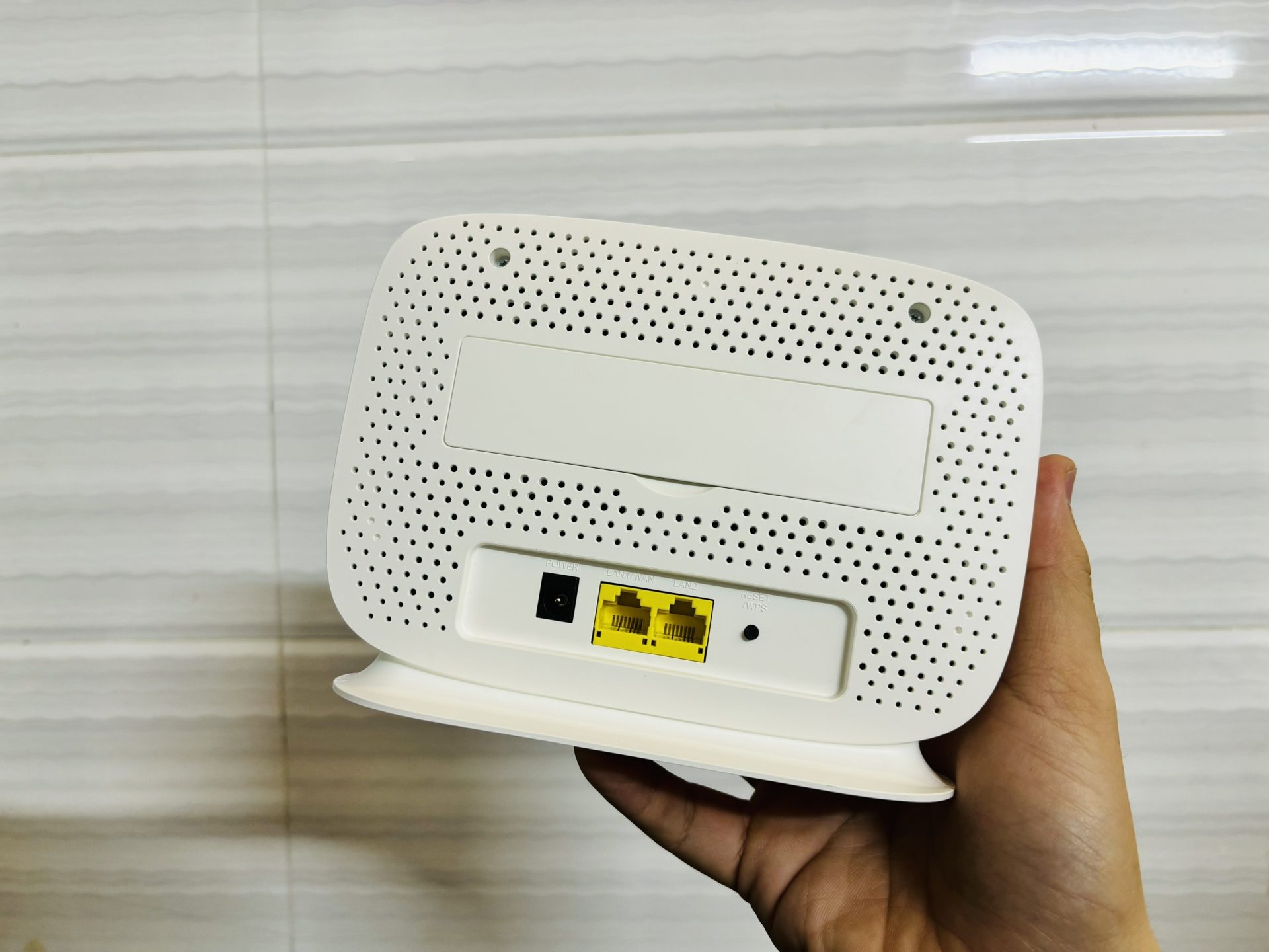 Bộ Phát Wifi 4G LTE TPLINK MR105 Tốc Độ 300 Mbps - Cắm Điện 24/24 - Viễn Thông HHD - Ảnh 3